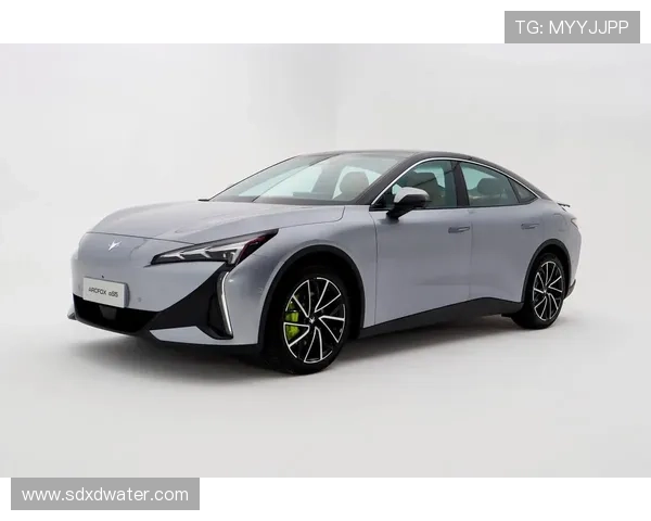 18万级“颜值猛兽”！极狐新阿尔法S5让暑期山路秒变赛道